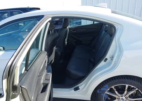 2018 Subaru Impreza 2.0I Limited из США, поврежденный, VIN 4S3GKAU61J3609207